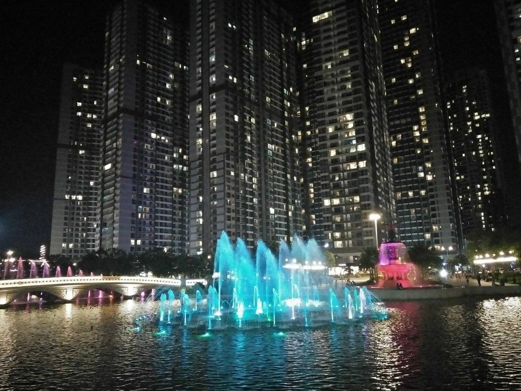 The Vie Vinhomes Ho Şi Min Exterior foto